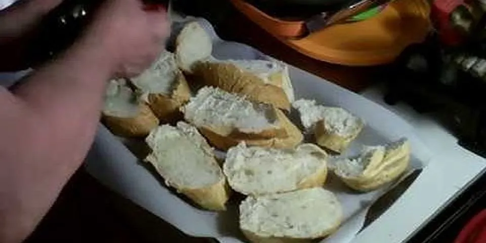 How to heat up French bread with butter